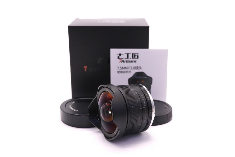 Объектив 7Artisans 7.5mm f/2.8 Sony E в упаковке