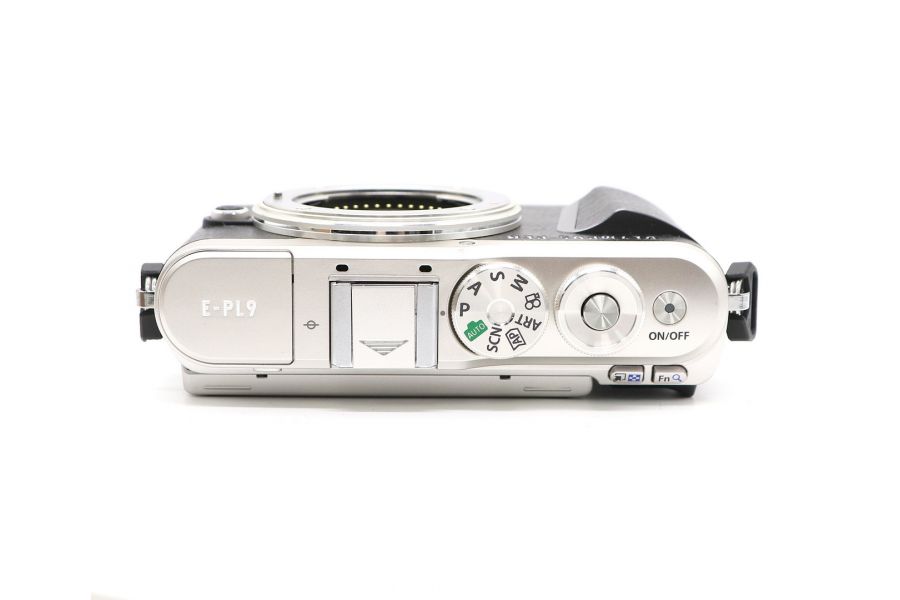 Olympus Pen E-PL9 body (пробег 1485 кадров)