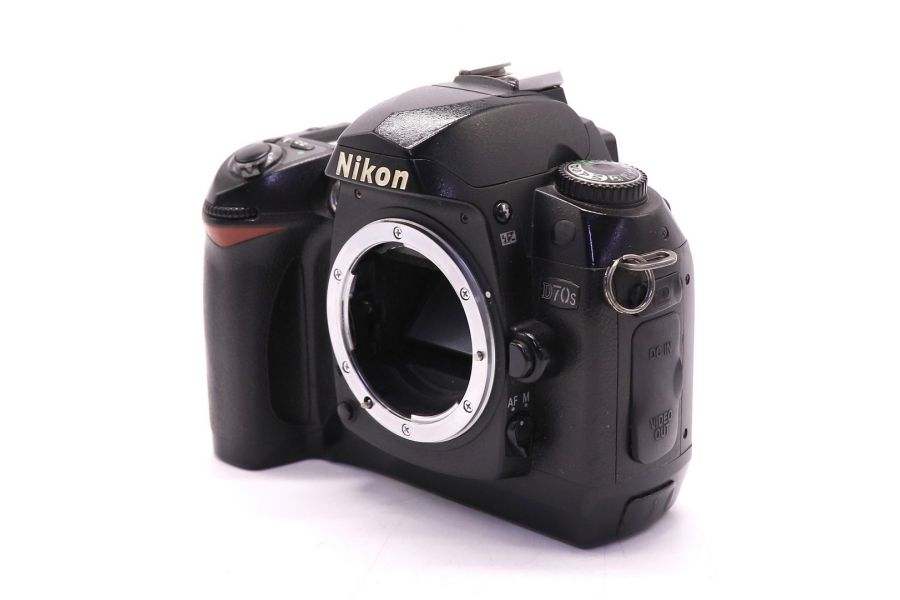 Nikon D70s body (пробег 31450 кадров)