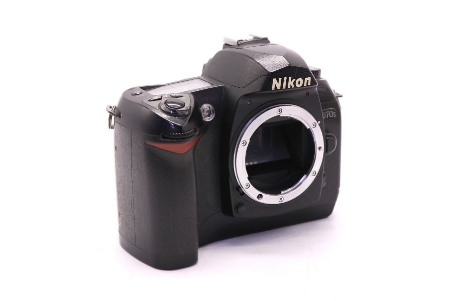 Nikon D70s body (пробег 31450 кадров)