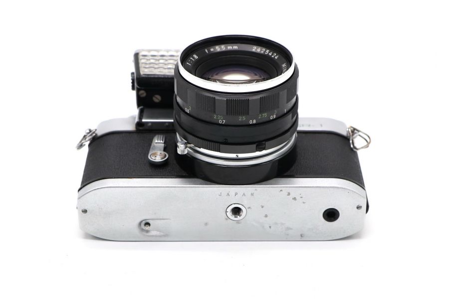 Minolta SR + Minolta Rokkor-PF Auto 1.8/50mm