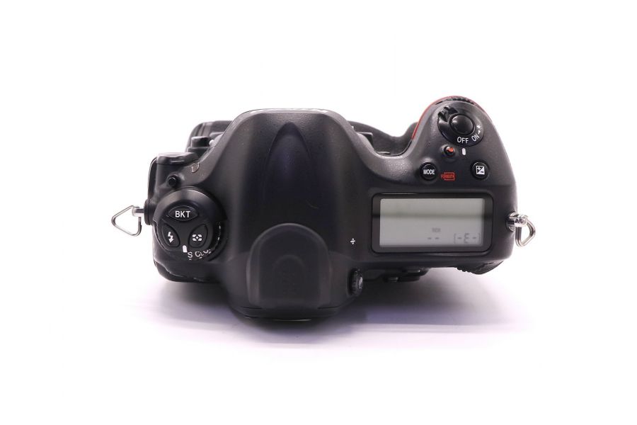 Nikon D4s body (пробег 443350 кадров)