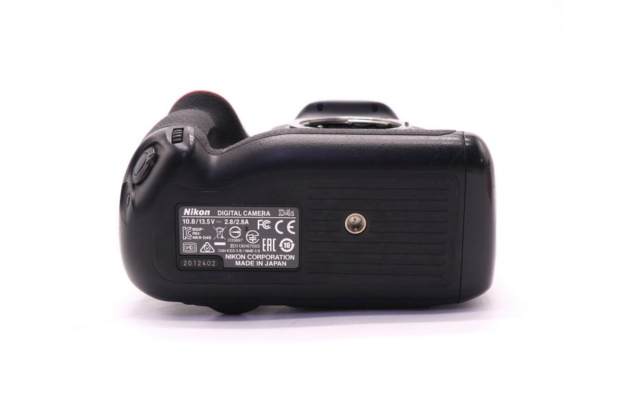 Nikon D4s body (пробег 443350 кадров)