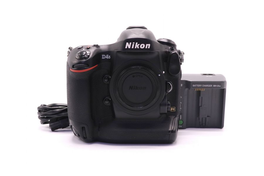 Nikon D4s body (пробег 443350 кадров)