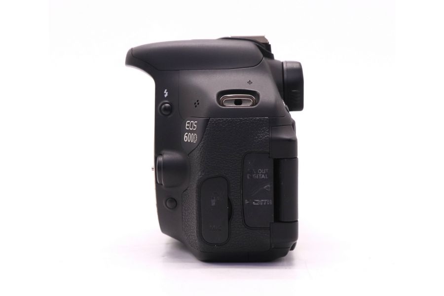 Canon EOS 600D body (пробег 4430 кадров)