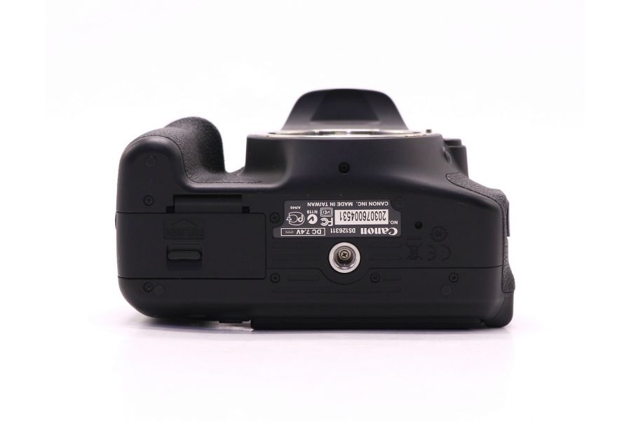 Canon EOS 600D body (пробег 4430 кадров)