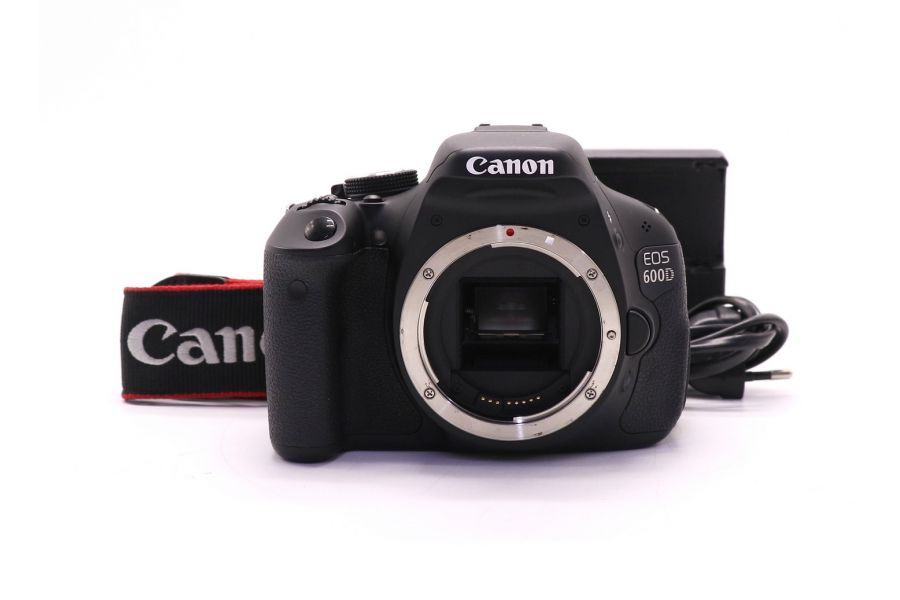 Canon EOS 600D body (пробег 4430 кадров)