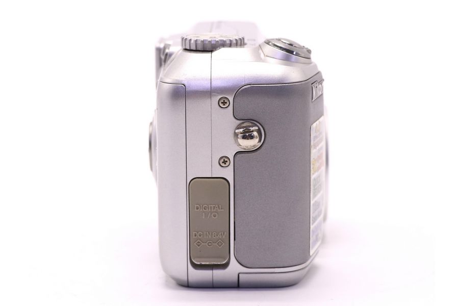 Nikon Coolpix 4300 (Japan)