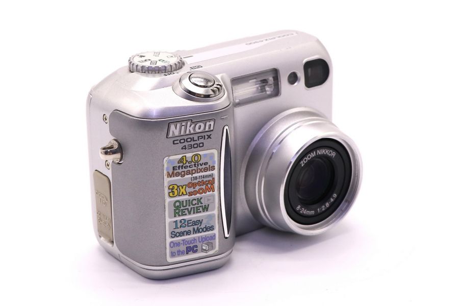 Nikon Coolpix 4300 (Japan)
