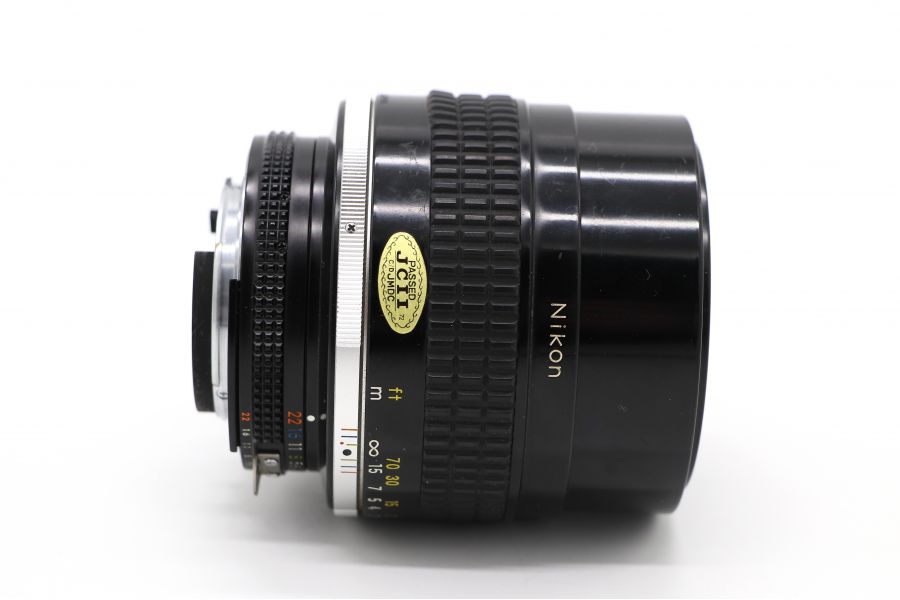 Nikon 105mm f/1.8 Nikkor (Japan, 1980)