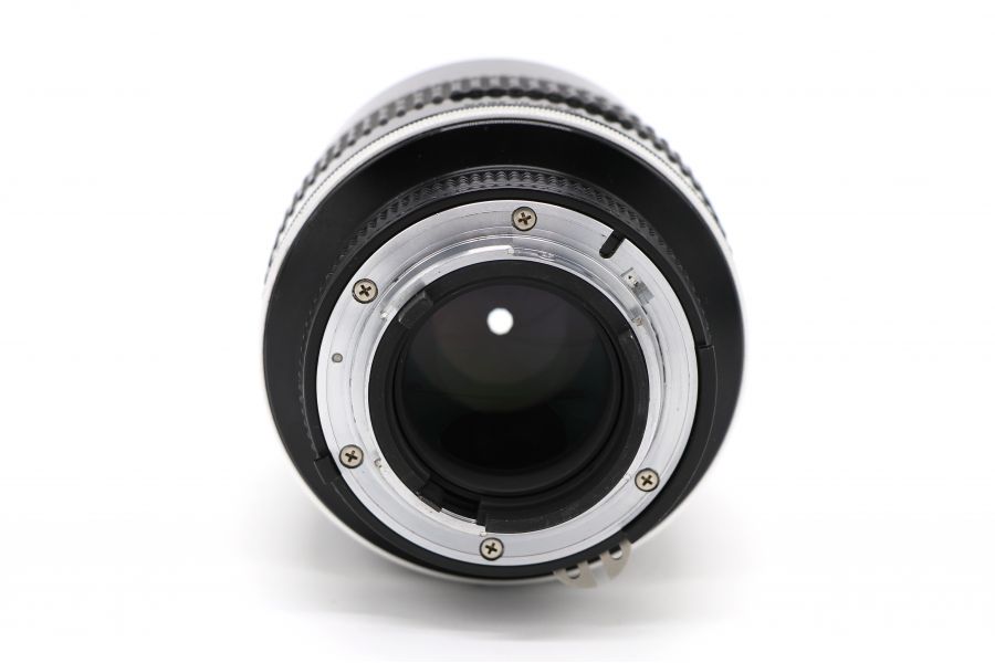 Nikon 105mm f/1.8 Nikkor (Japan, 1980)