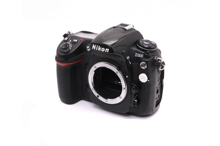 Nikon D300 body (пробег 90340 кадров)