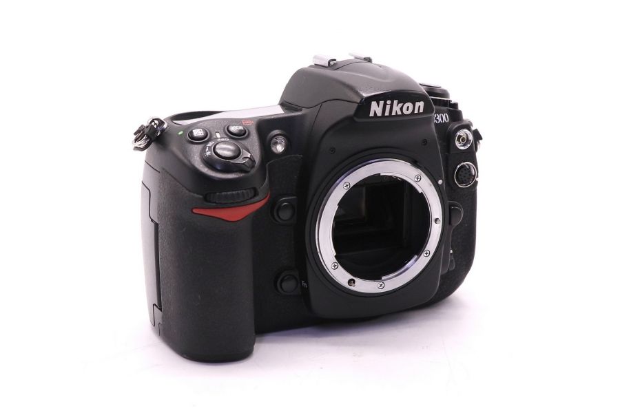 Nikon D300 body цифровой (пробег 48735 кадров)