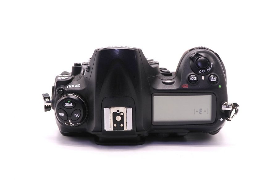 Nikon D300 body цифровой (пробег 48735 кадров)