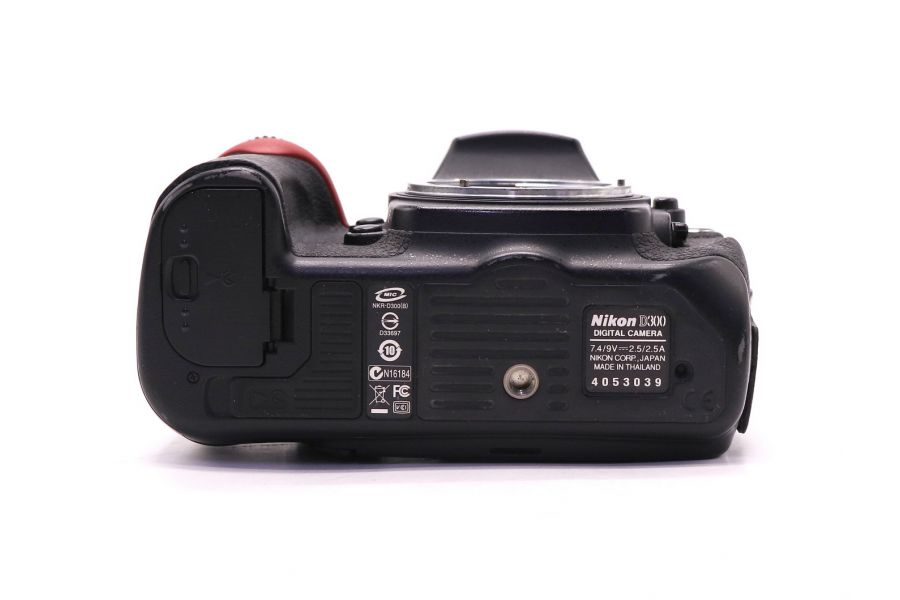 Nikon D300 body цифровой (пробег 48735 кадров)