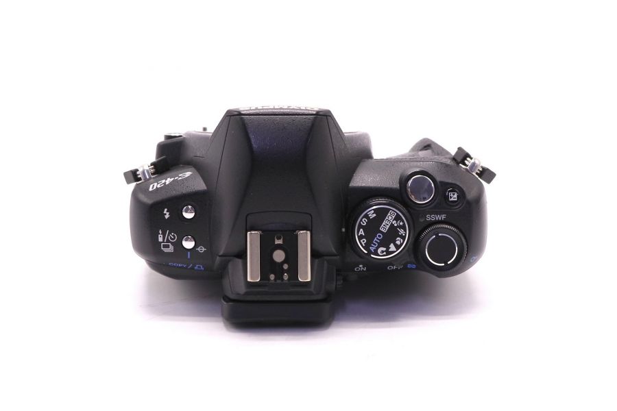 Olympus E-420 body (пробег 11100 кадров)
