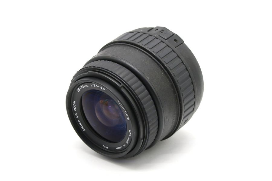 Sigma UC Zoom 28-70mm f/3.5-4.5 Multi-Coated (Japan, 2000)