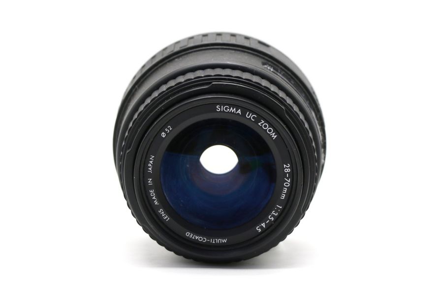 Sigma UC Zoom 28-70mm f/3.5-4.5 Multi-Coated (Japan, 2000)
