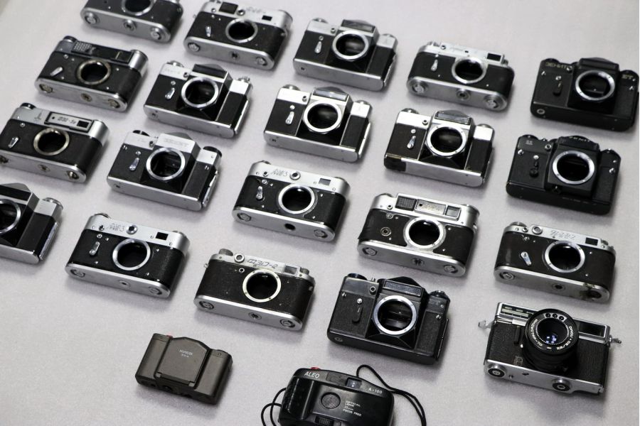 Фотоаппараты (22 штуки) и принадлежности №16