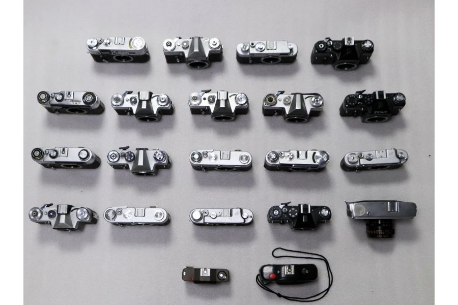 Фотоаппараты (22 штуки) и принадлежности №16