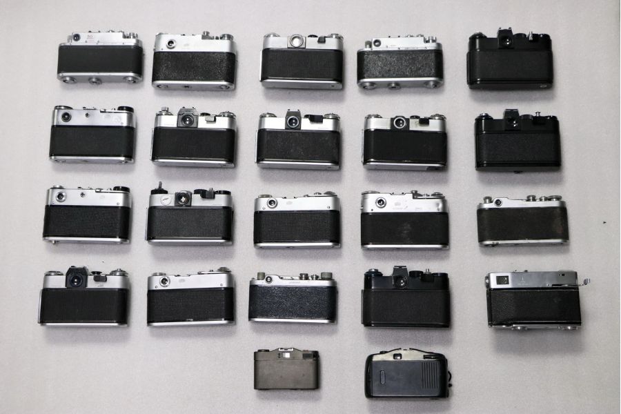 Фотоаппараты (22 штуки) и принадлежности №16