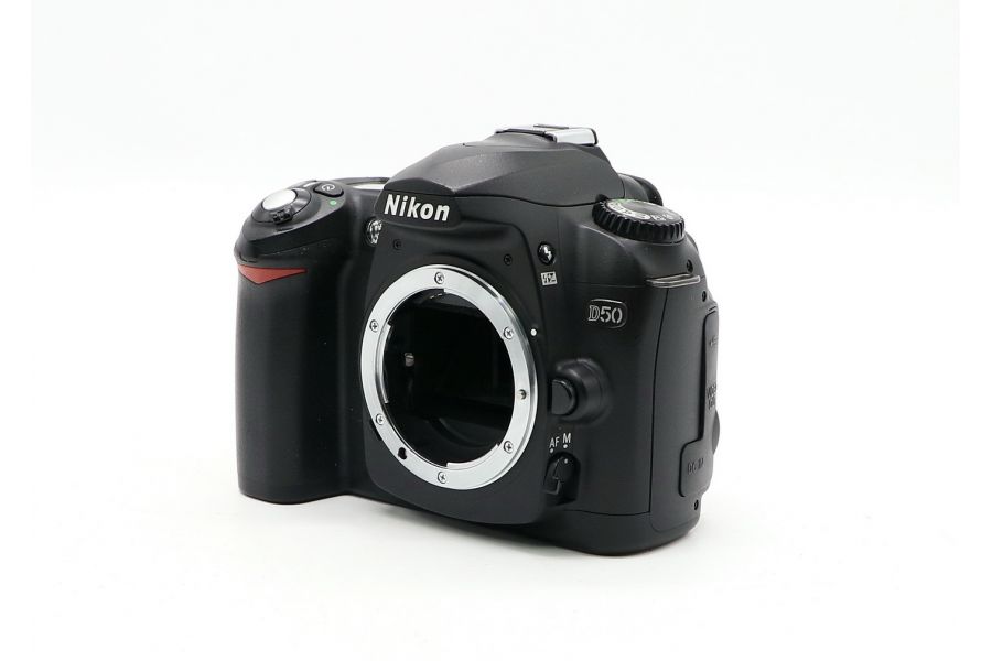 Nikon D50 body в упаковке (пробег 1825 кадров)