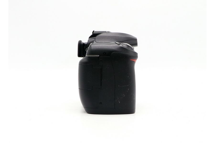 Nikon D50 body в упаковке (пробег 1825 кадров)