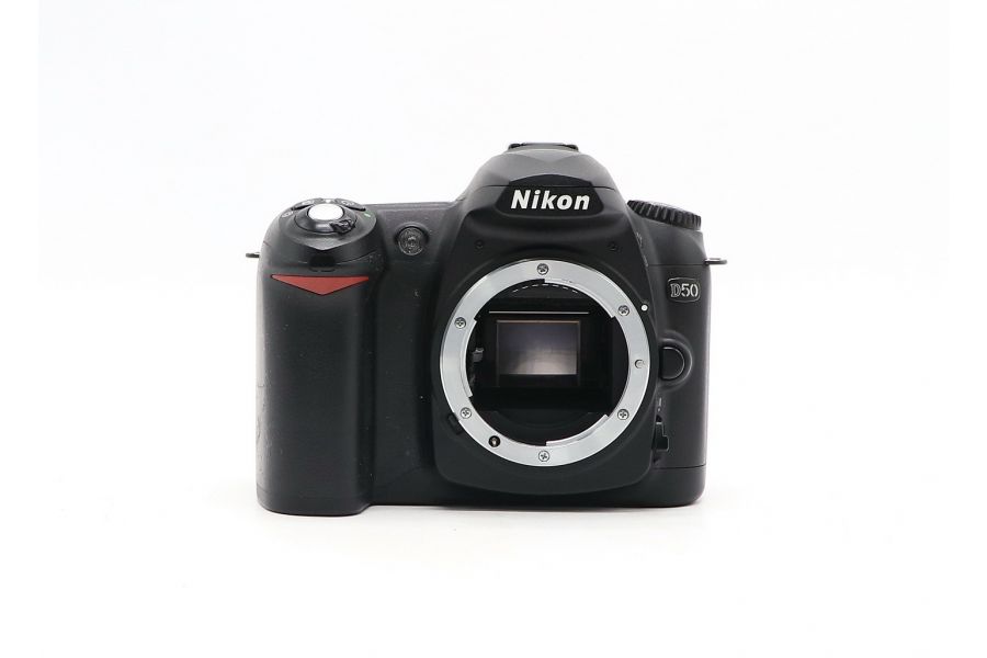 Nikon D50 body в упаковке (пробег 1825 кадров)