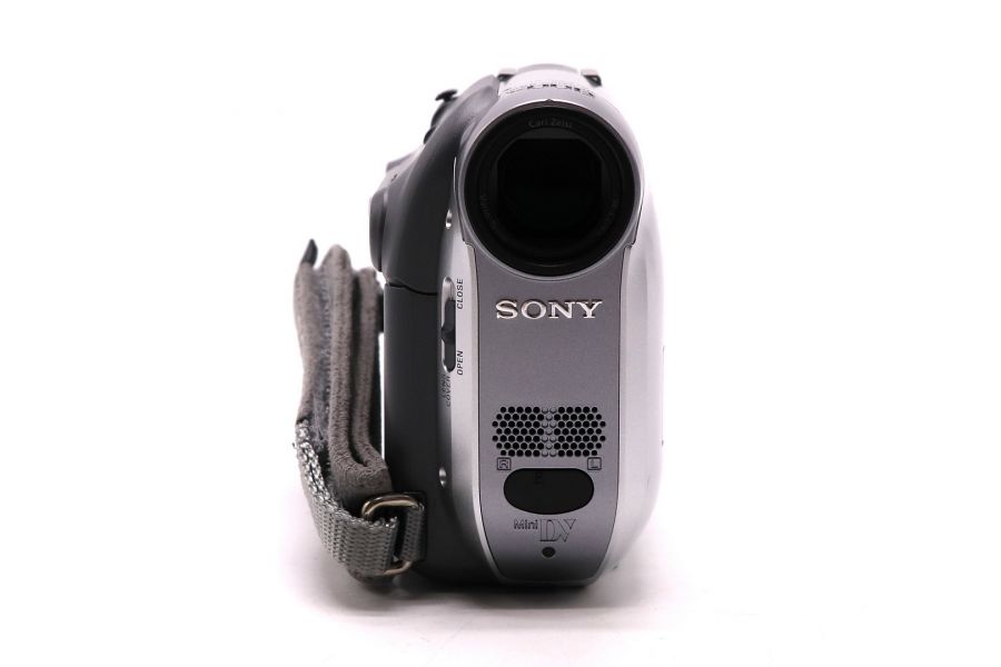 Видеокамера Sony DCR-HC19E