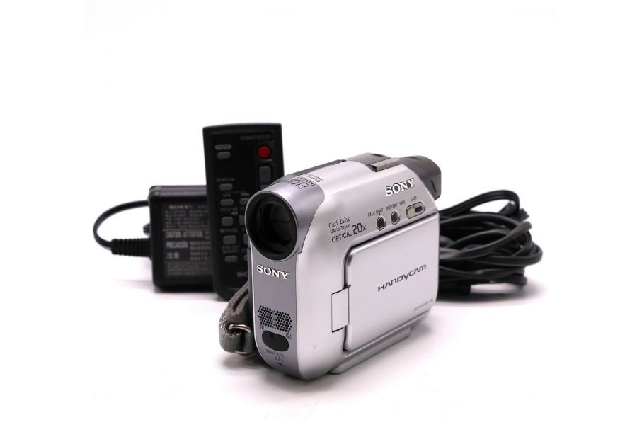 Видеокамера Sony DCR-HC19E