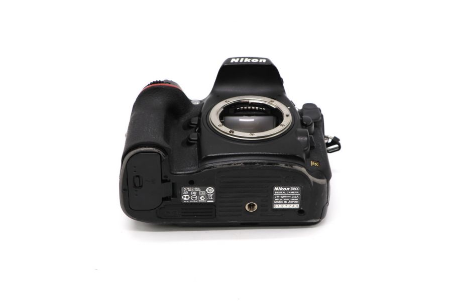 Nikon D800 body б. (пробег 235660 кадров)