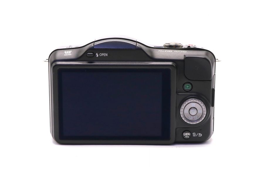 Panasonic Lumix DMC-GF3 kit black (пробег 2865 кадров)