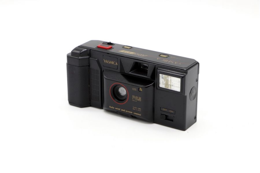 Фотоаппарат Yashica AW 818