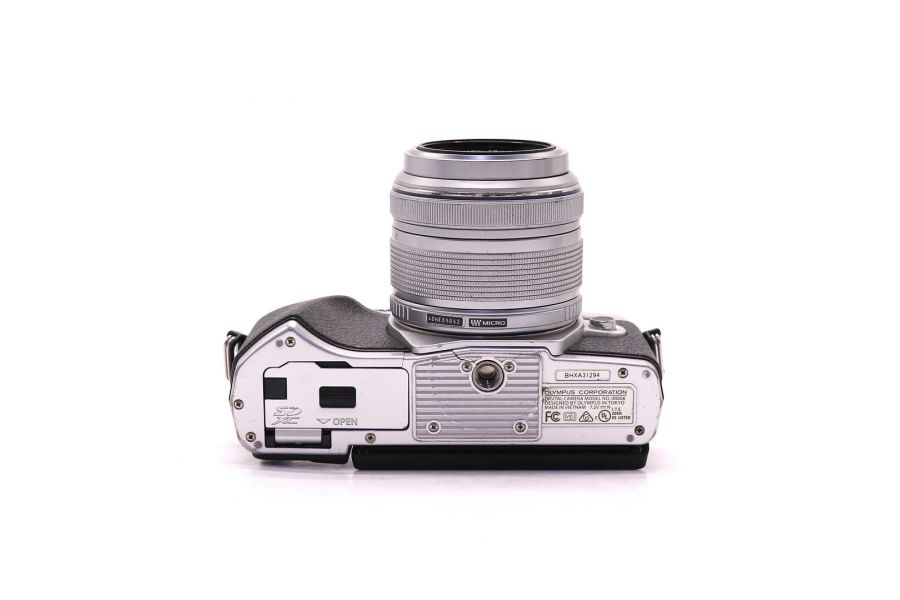 Olympus OM-D E-M10 Mark III kit silver (пробег 30460 кадров)