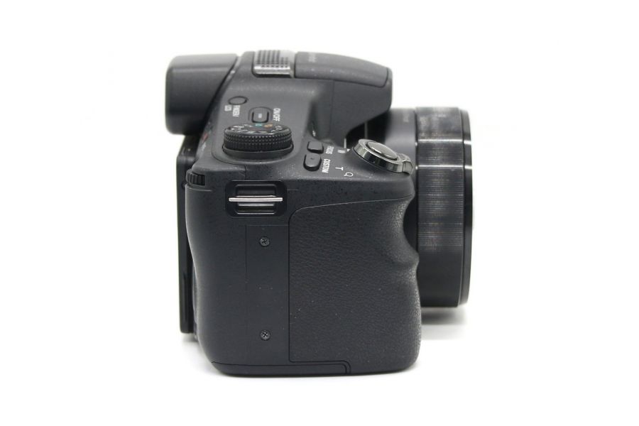 Sony Cyber-shot DSC-HX200 в упаковке