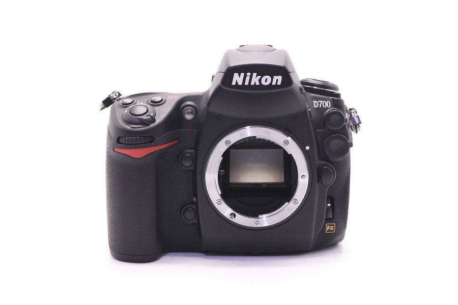 Nikon D700 body (пробег 4950 кадров)