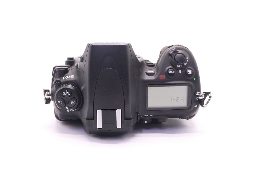Nikon D700 body (пробег 4950 кадров)