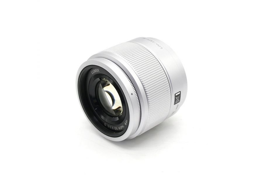 Panasonic Lumix G 25mm f/1.7 Asph. silver