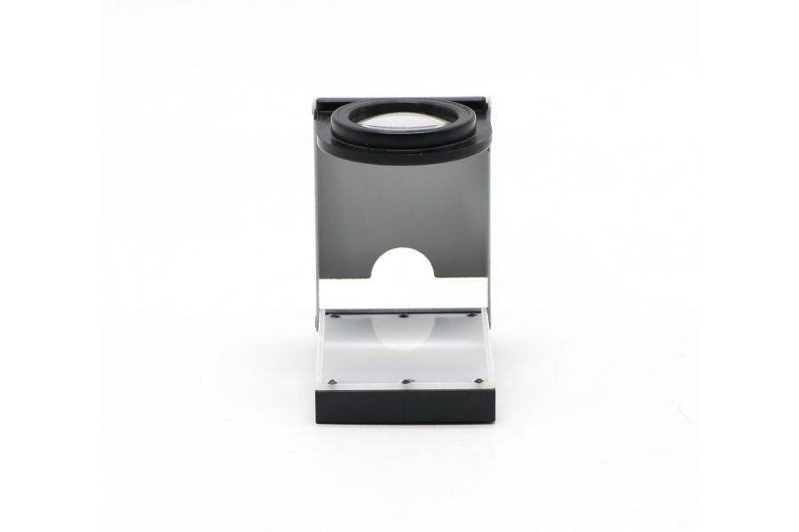 Приспособление для просмотра фотопленок и диапозитивов