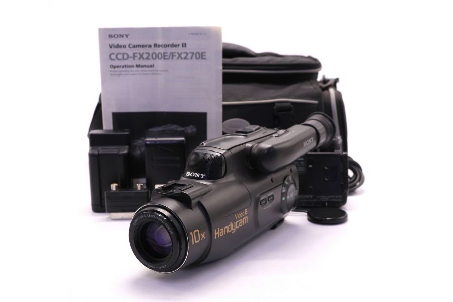 Видеокамера компактная Sony CCD-FX270 (Japan, 2000)