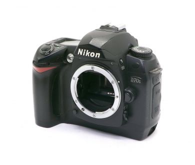 Nikon D70s body (пробег 24205 кадров)