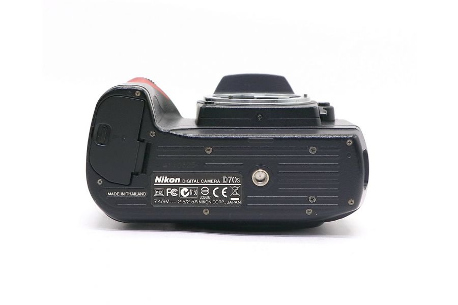 Nikon D70s body (пробег 24205 кадров)