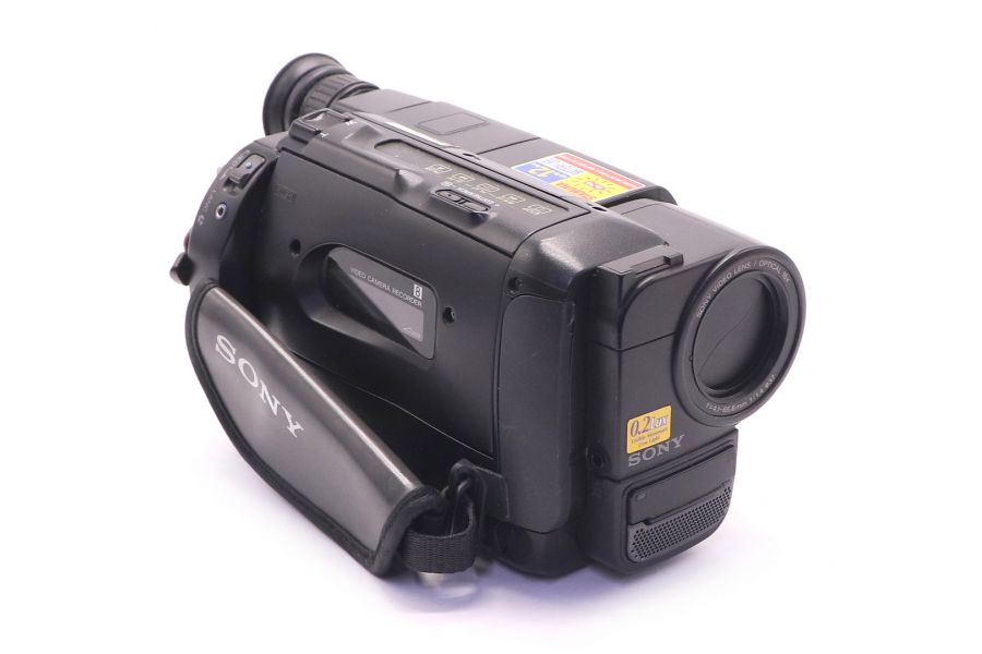 Видеокамера Sony CCD-TR311E