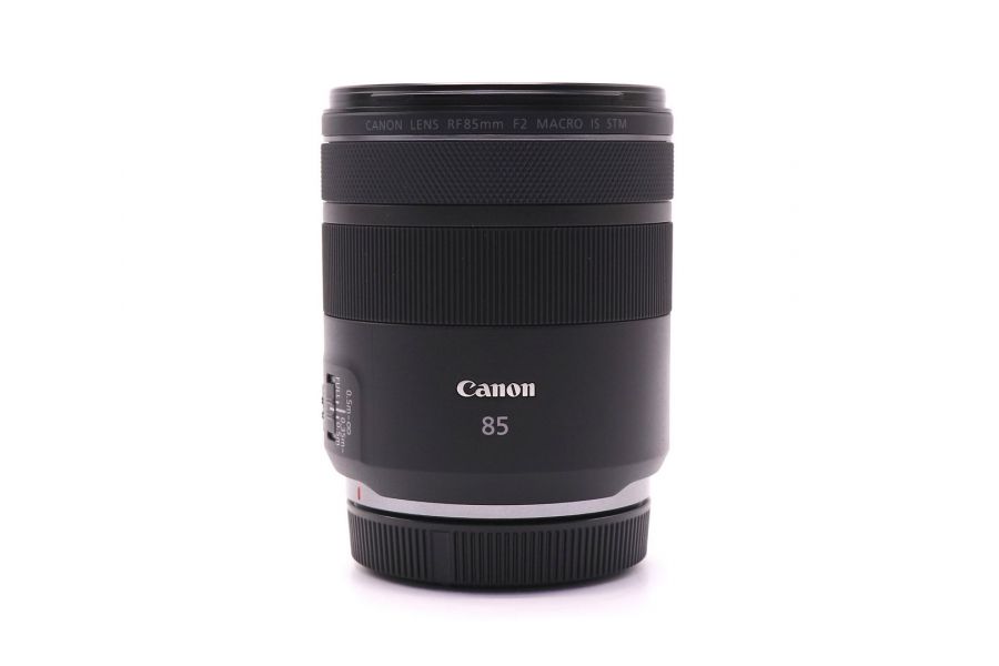 Объектив Canon RF 85mm f/2 Macro IS STM в упаковке
