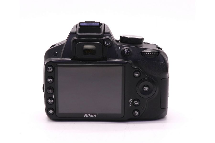 Nikon D3200 kit зеркальный (пробег 9250 кадров)