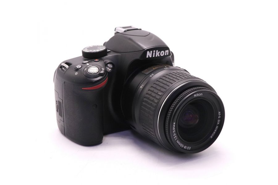 Nikon D3200 kit зеркальный (пробег 9250 кадров)