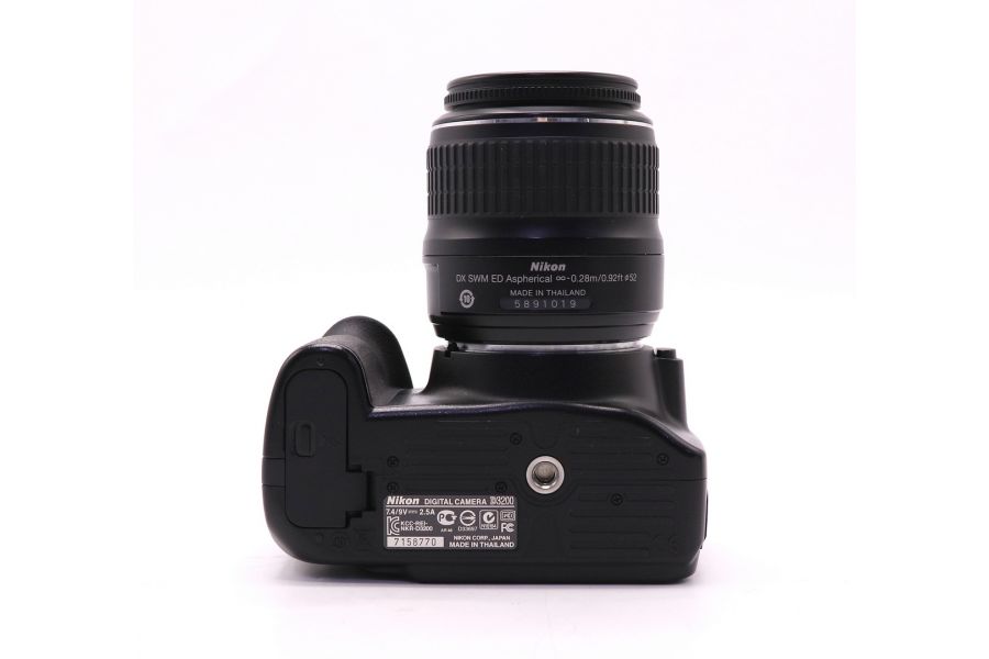 Nikon D3200 kit зеркальный (пробег 9250 кадров)