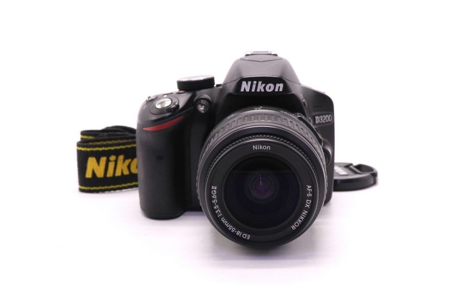 Nikon D3200 kit зеркальный (пробег 9250 кадров)