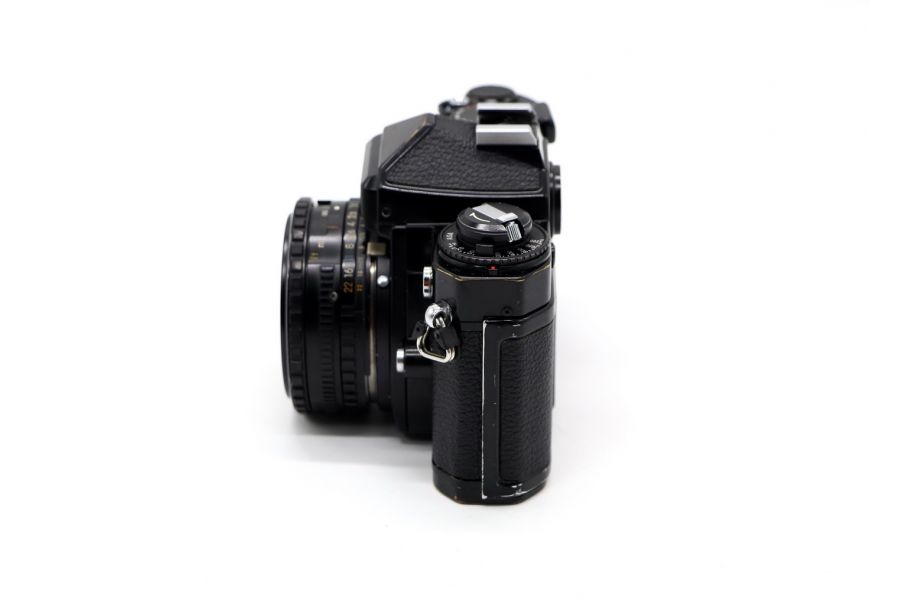 Nikon FE + 50mm f/1.8 (Japan, 1980)