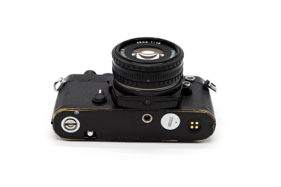 Nikon FE + 50mm f/1.8 (Japan, 1980)